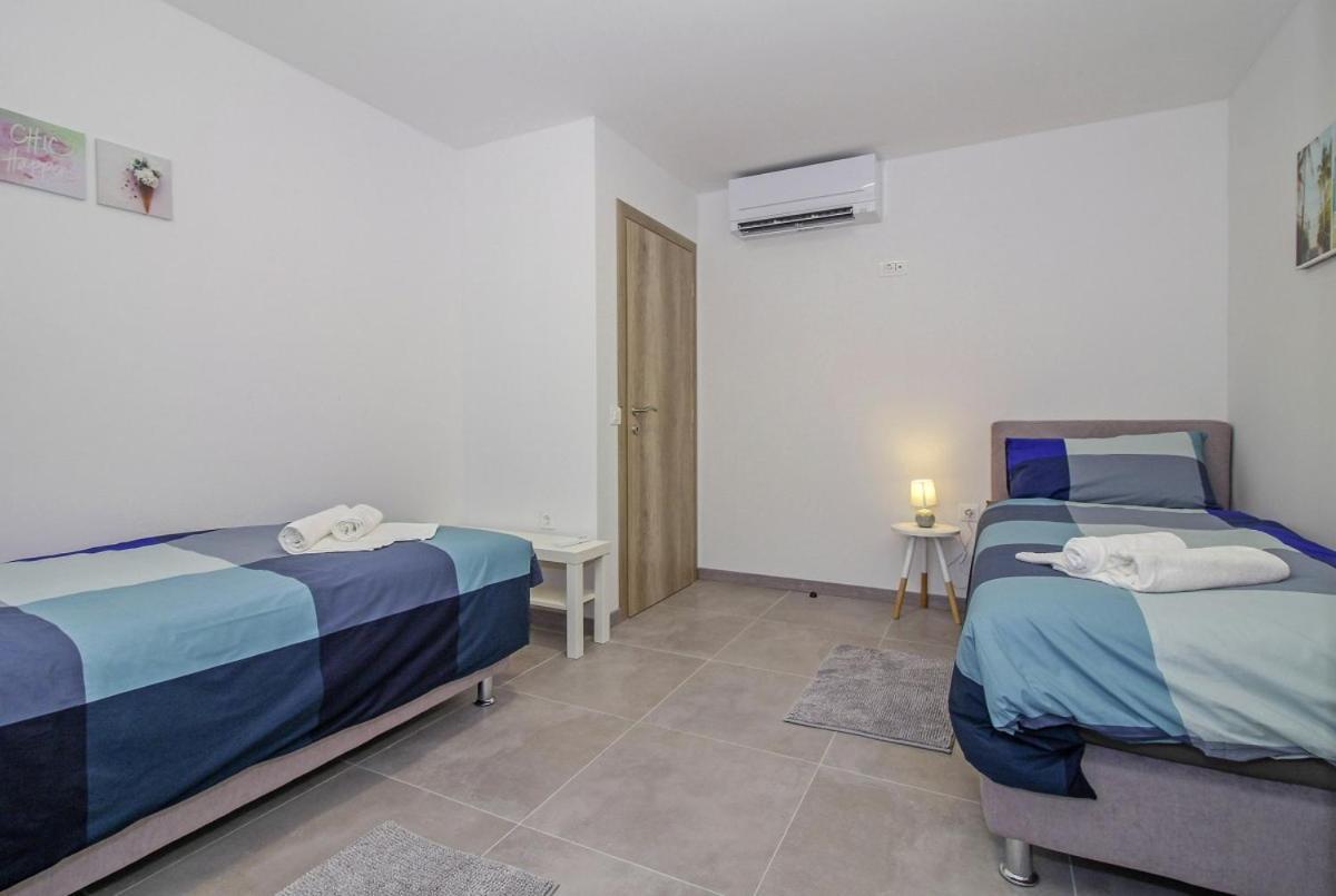 Willa Natascha In Pamici - Haus Fuer 6 Personen Žminj Zewnętrze zdjęcie